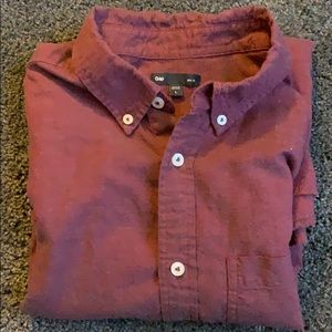Gap slim fit shirt. Maroon. Size Large
